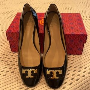 Tory Burch Black patent shoes